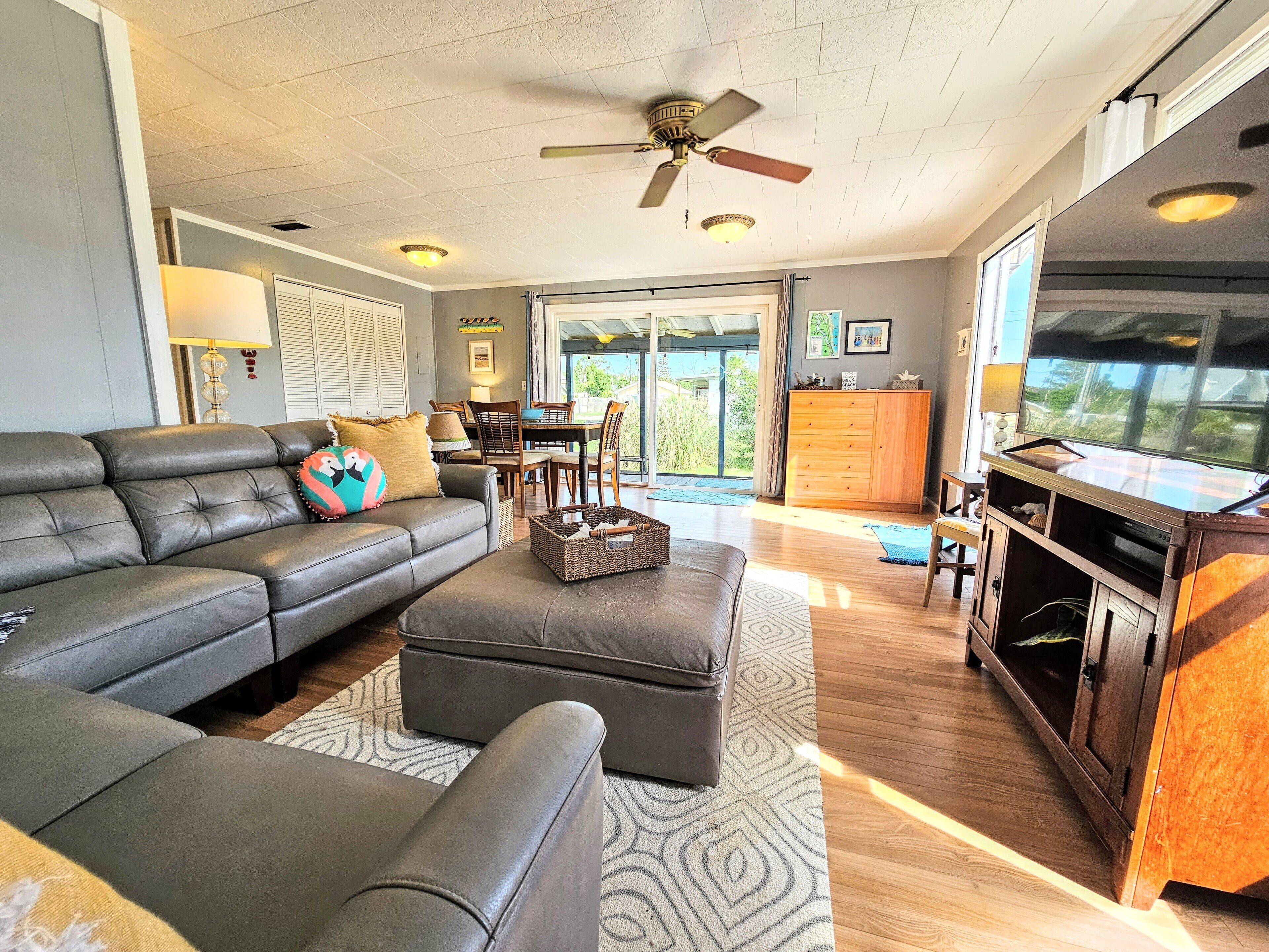 ハウス ベッド (複数台) パティオ (Blue Surf at Hammock Beach) | リビング エリア