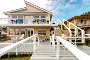 Terrace/patio - Spacious Beachfront Home W/deck, Balcony, Central A/c, Washer/dryer, and Wifi (Fernandina Beach)