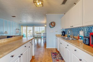 Casa, varias camas, balcón, vista a la ciudad (Playa Haus) | Cocina privada