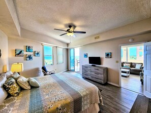 2 bedrooms, individually decorated, individually furnished - Rising Sun Stunning Oceanfront Ocean View Villa! 3 Beautiful Resort Pools! Beach Front! (Palm Coast)