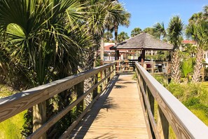 Exterior detail - Spacious Condo With Private Balcony and Close Beach Access (St. Augustine)