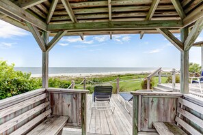 Terrace/patio - Oceanfront Condo With Balcony, Water Views, AC & Outdoor Pool (Fernandina Beach)