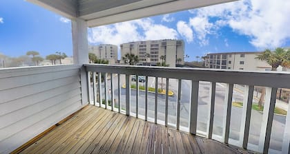 Ocean-view Townhome With Balcony & W/D - Walk to Beach - Dog-friendly