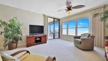 Condo, Multiple Beds, Balcony, Beach View (Sand Dollar III 605) | Living area