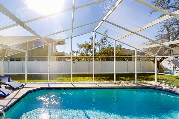Outdoor pool - Pristine Palms House in Palm Coast With Enclosed Pool & Full Kitchen (Palm Coast)