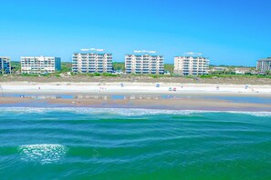 Beach nearby - Oceanfront, 2nd-floor Condo With Balcony, Hdtvs, Wifi, AC & Shared Pool (Fernandina Beach)