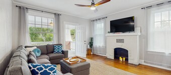 寬敞的雙層公寓,附私人陽台、洗衣機及烘衣機和Wifi