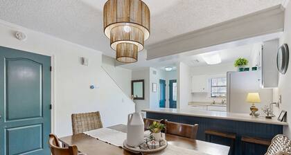 Snowbird-friendly Condo With Patio, Central AC, W/d, Pool & Tennis - Near Beach