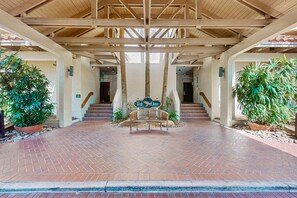 Interior - Oceanfront Condo With Panoramic Views, Shared Pool, and Private Washer & Dryer (Fernandina Beach)