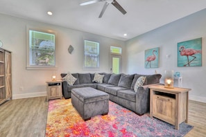 Interior - Spacious Beach Home - Just a Block From the Ocean & the River (St. Augustine)
