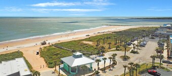 Spacious Beach Home - Just a Block From the Ocean & the River