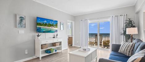 LÀgenhet - flera sÀngar - balkong - havsutsikt (Sunshine and a View) | Vardagsrum