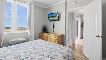 Condo, Multiple Beds, Balcony, Ocean View (Sunshine and a View)