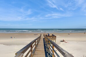 Beach nearby - Oceanfront Condo With Direct Beach Access, Shared Pool, Tennis (St. Augustine)