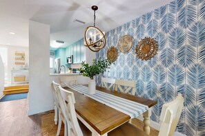 Lejlighed - flere senge - adgang til pool - udsigt til pool (Southern Star Coastal Retreat) | 2 soveværelser, individuelt design, individuel indretning, sengetøj