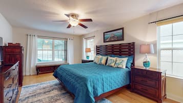 House, Multiple Beds, Pool Access, Pool View (Porpoiseful Living) | 4 bedrooms, individually decorated, individually furnished, bed sheets