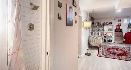 Updated Apt with Private Entry and FREE Parking