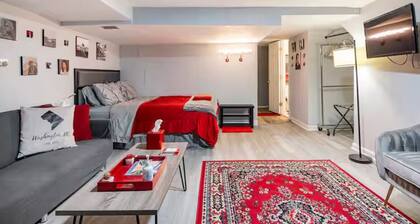 Updated Apt with Private Entry and FREE Parking