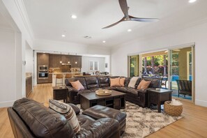 TV, fireplace, offices - Mosaic - 4 BR w/ pool, spa, fire pits! (La Quinta)