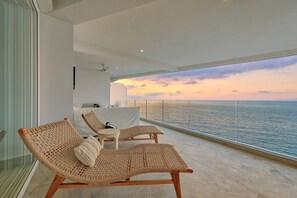 Terrace/patio - Sunset Getaway: Oceanfront Terrace & Resort Perks! (Puerto Vallarta)