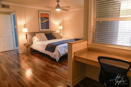 Campus-Side Comfort• 3BR Walkable to Stadiums