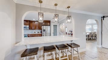 House, Multiple Beds, Pool Access, Pool View (Stellar Comet Court) | Private kitchen