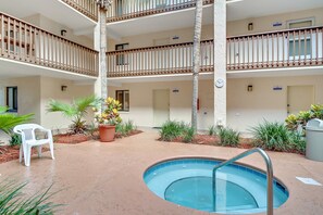 Pool - Sunny Ground-floor Condo W/private Patio, W/d, On-site Pools, Tennis Court, BBQ (St. Augustine)