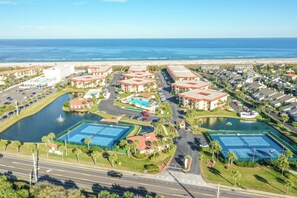 Aerial view - Sunny Ground-floor Condo W/private Patio, W/d, On-site Pools, Tennis Court, BBQ (St. Augustine)