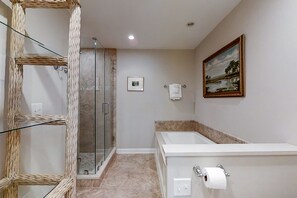 Casa, letti multipli, balcone, vista piscina (2092 Beach Wood) | Bagno | Asciugamani
