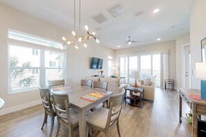 Ferienhaus, Mehrere Betten, Balkon, Meerblick (Ocean Vista Paradise) | 4 Schlafzimmer, individuell dekoriert, individuell eingerichtet