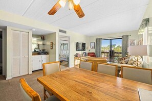 2 bedrooms, individually decorated, individually furnished, bed sheets - St Augustine Beach Retreat~ Oceanfront Resort 2 Pools Hot Tubs Pickleball, Trolley! (St. Augustine)