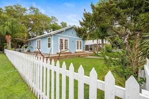 Exterior - Surfside Oasis ~tropical Pool! Walk to the Beach! (St. Augustine)