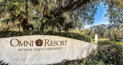 Waterfront Condo With Balcony, Views, Pool & Tennis