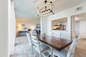 2 bedrooms, individually decorated, individually furnished - Waterfront Condo With Balcony, Views, Pool & Tennis (Fernandina Beach)