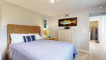 Ferienhaus, Mehrere Betten, Terrasse, Gartenblick (Whale Tale - B) | 2 Schlafzimmer, individuell dekoriert, individuell eingerichtet