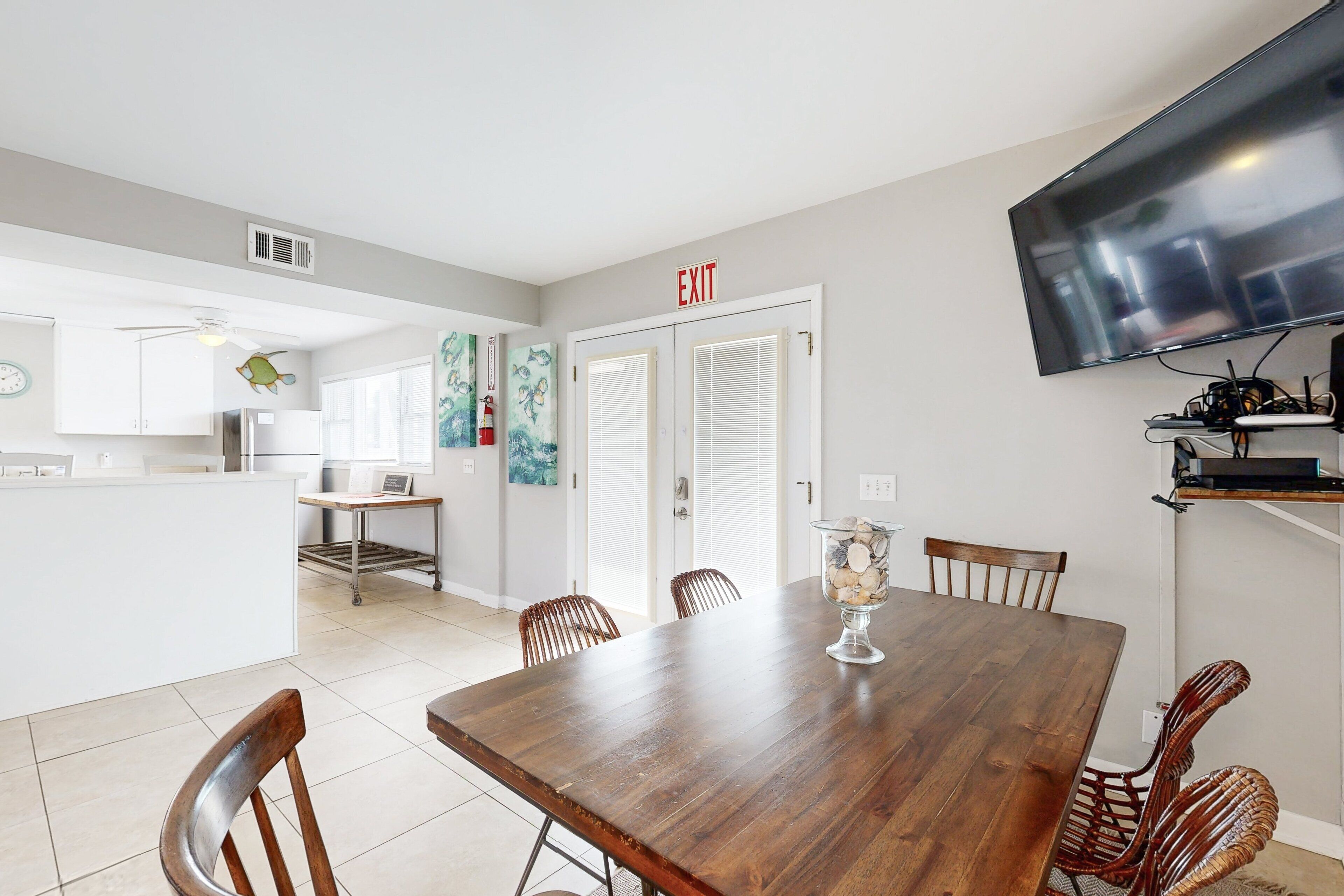 House, Multiple Beds, Patio, Garden View (Whale Tale - B) | 2 bedrooms, individually decorated, individually furnished, bed sheets