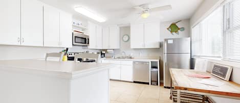 House, Multiple Beds, Patio, Garden View (Whale Tale - B) | Private kitchen