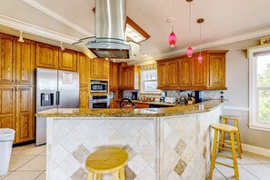 Private kitchen - Tropical Gem w/ Courtyard & Large Deck Stroll 1 Block to Beach Boardwalk (St. Augustine)
