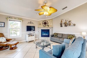 Living area - Tropical Gem w/ Courtyard & Large Deck Stroll 1 Block to Beach Boardwalk (St. Augustine)