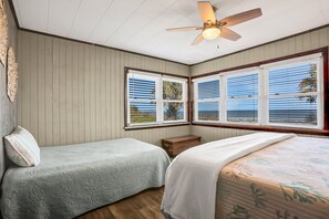 5 bedrooms, individually decorated, individually furnished, bed sheets - Updated Beachfront Home W/great Beach Views, gas Grill, Multiple Balconies, W/D (St. Augustine)