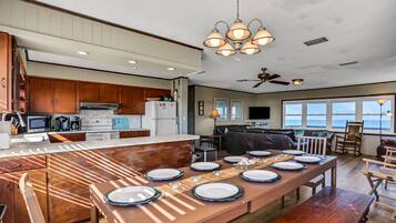 House, Multiple Beds, Balcony, Beach View (Whales Rest) | 5 bedrooms, individually decorated, individually furnished, bed sheets