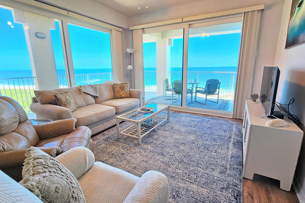 Surfclub Retreat 6th Floor Penthouse Corner! Wraparound Balcony! Ocean Views! - Marineland, FL