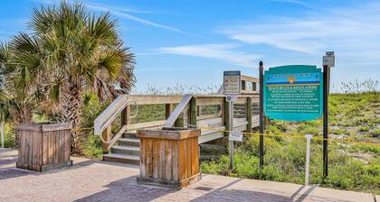 Waterfront 2-story Home With Water Views, Patio, Streaming, Washer/dryer, & AC