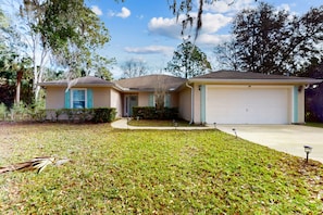 Exterior - Sunny Home With Private Heated Pool, Pool Spa, Fireplace, Patio, Grill, W/d, AC (Palm Coast)