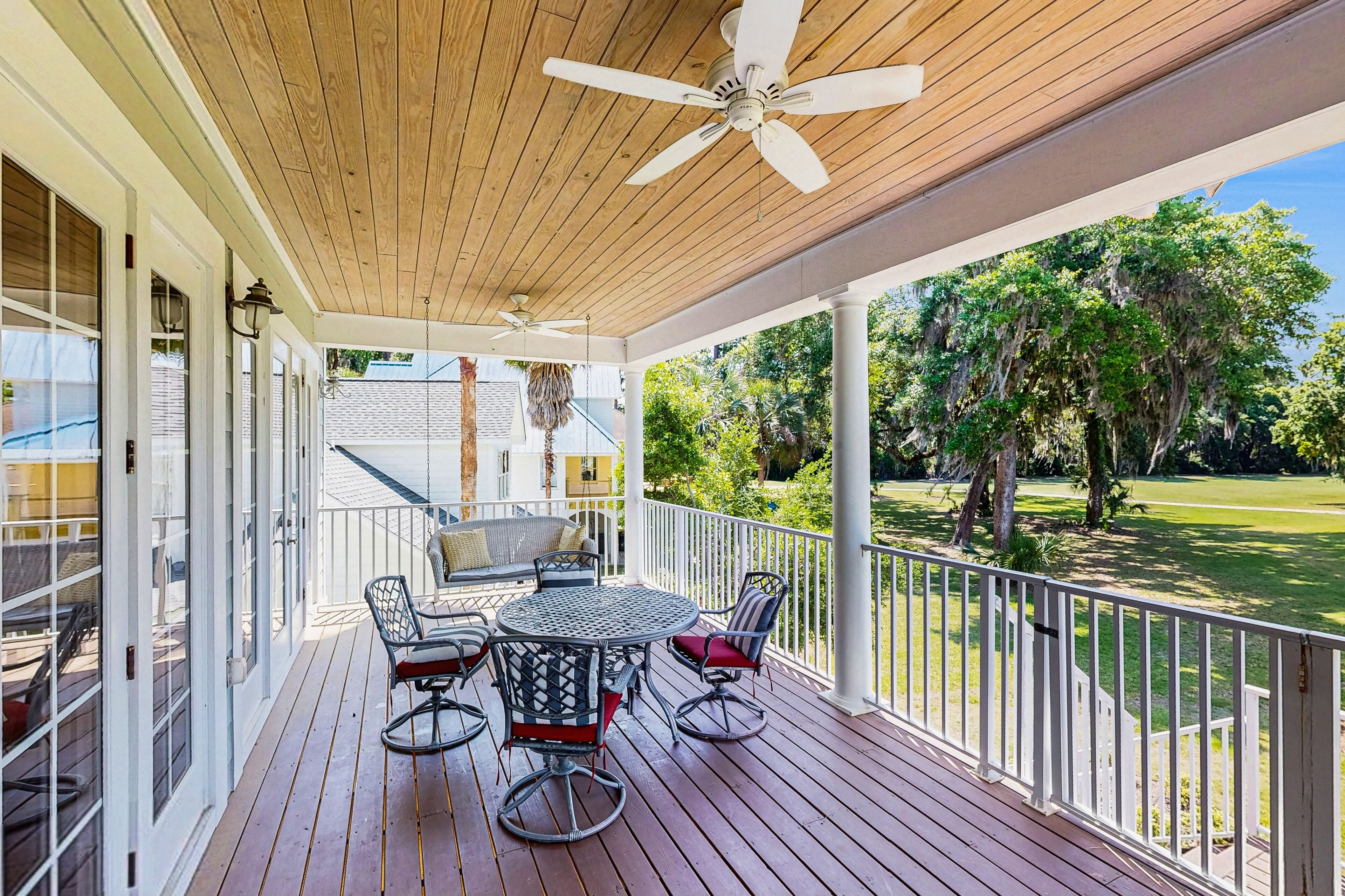 منزل - عدة أسرّة - برواق - منظر لملعب الجولف (Restful Adventure On The Coast) | إطلالة الغرفة