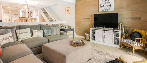 House, Multiple Beds, Patio, Pool View (3029 Club Villas) | Living area