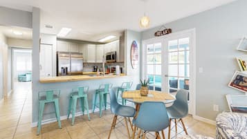 Huis, Meerdere bedden, terras, uitzicht op tuin (Bradmore Casitas A & B) | Privékeuken