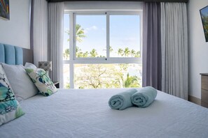 4 bedrooms, iron/ironing board, WiFi, bed sheets - Sea Views & Steps to the Ocean - Modern 3BR (Punta Cana)