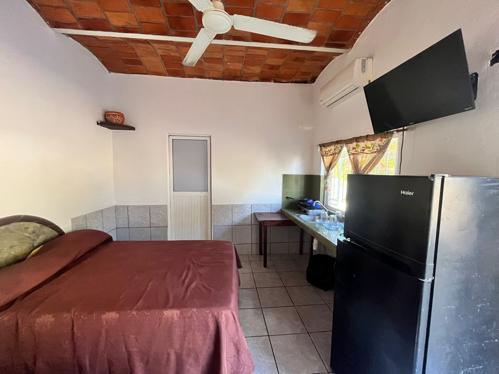 Eenvoudige bungalow | Gratis wifi, beddengoed