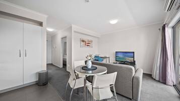 تناول الطعام